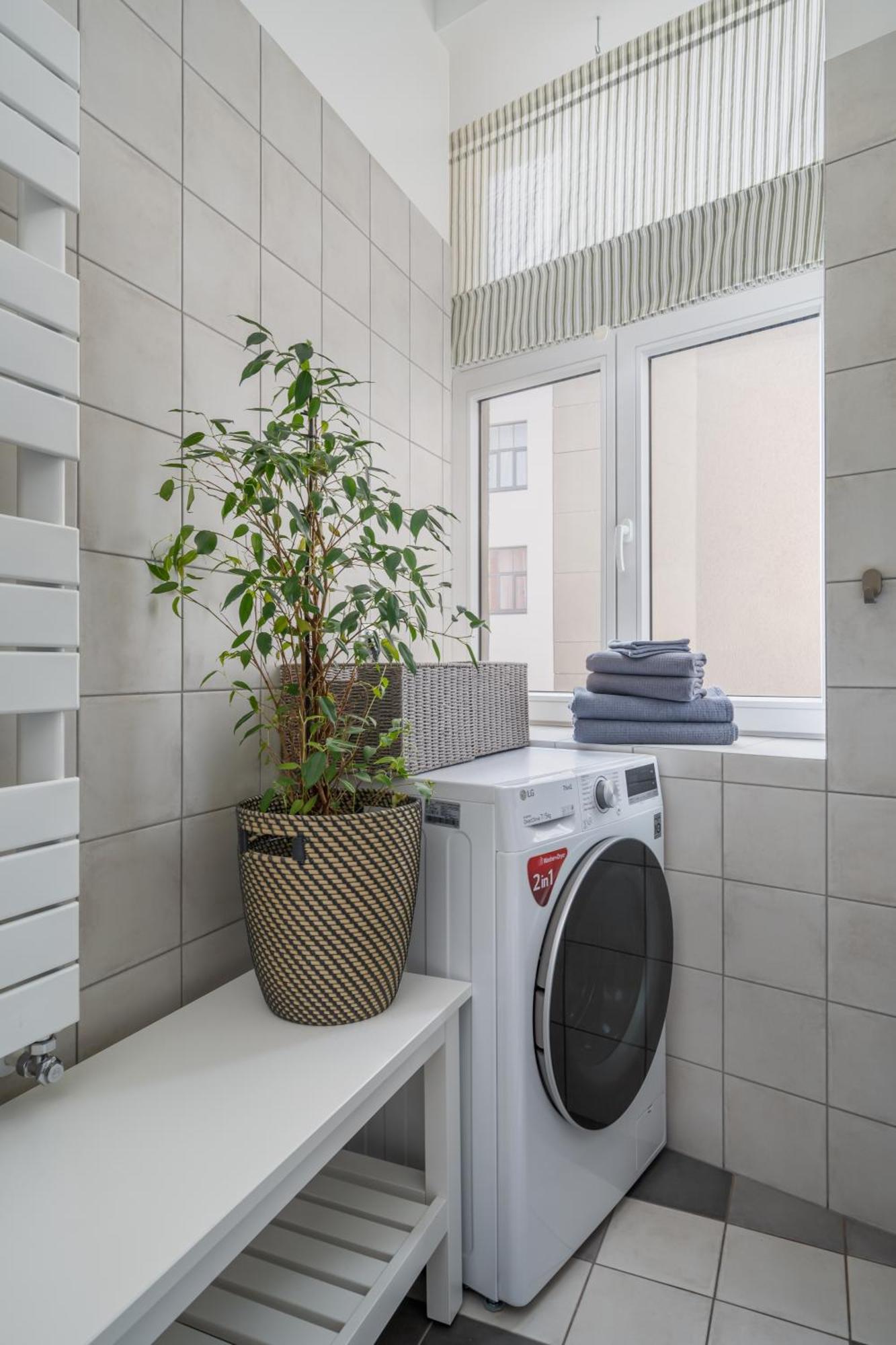 New! Quiet With Elevator, 9 Min Walk To Old Town Lägenhet *